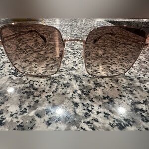 $85! Givenchy Rose Gold Square Oversized Women’s Sunglasses. FREE SHIPPING!